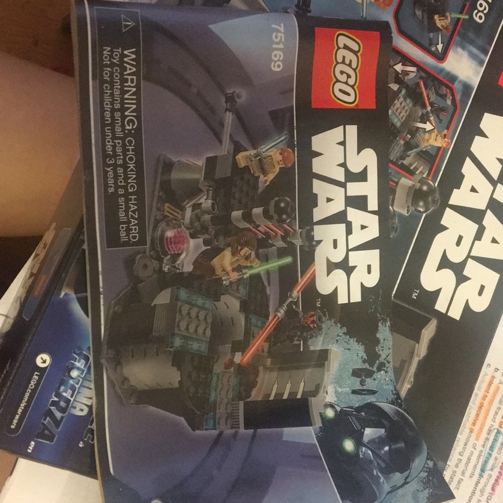 Lego - Picture 2 of 6